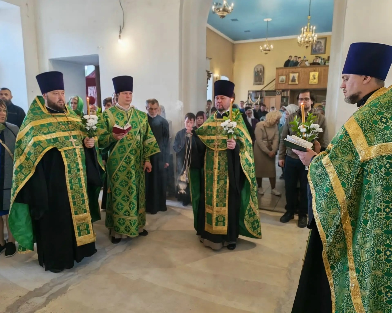 Всенощное бдение в канун праздника Троицы