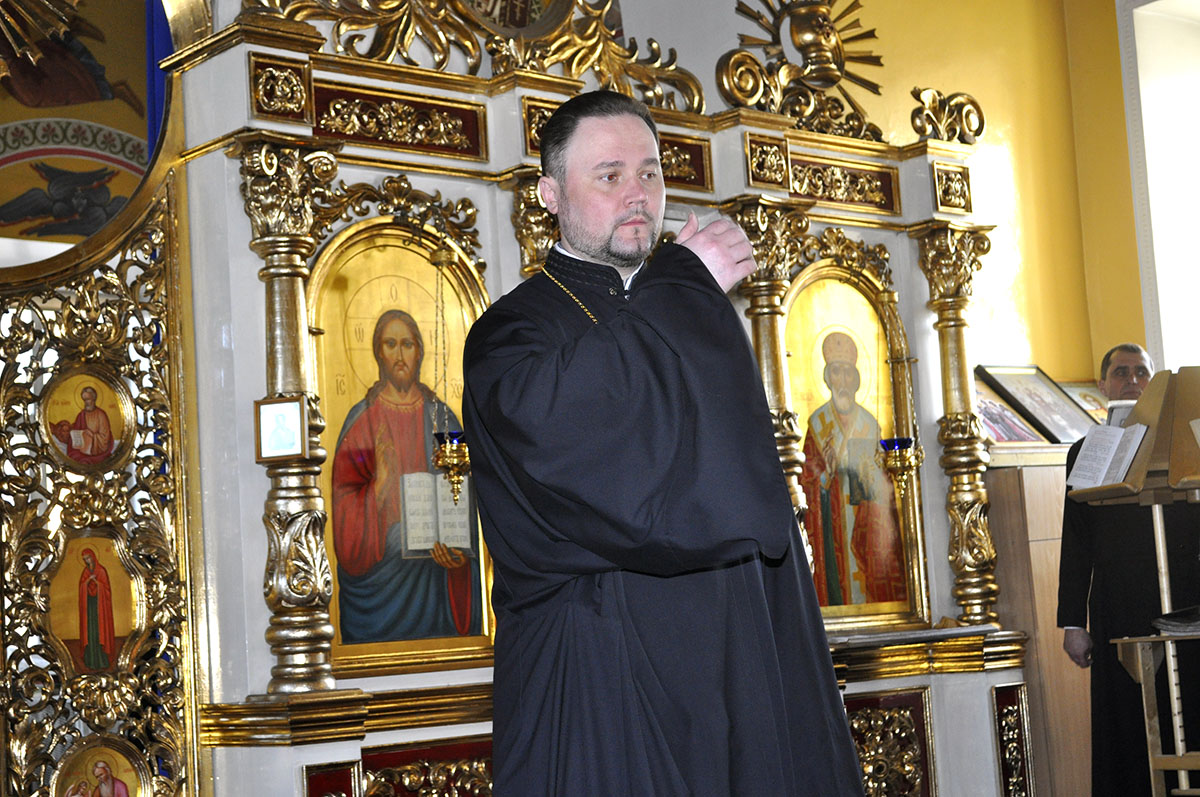 В Прощеное воскресенье протоиерей Александр Филиппов совершил вечерню с чином прощения