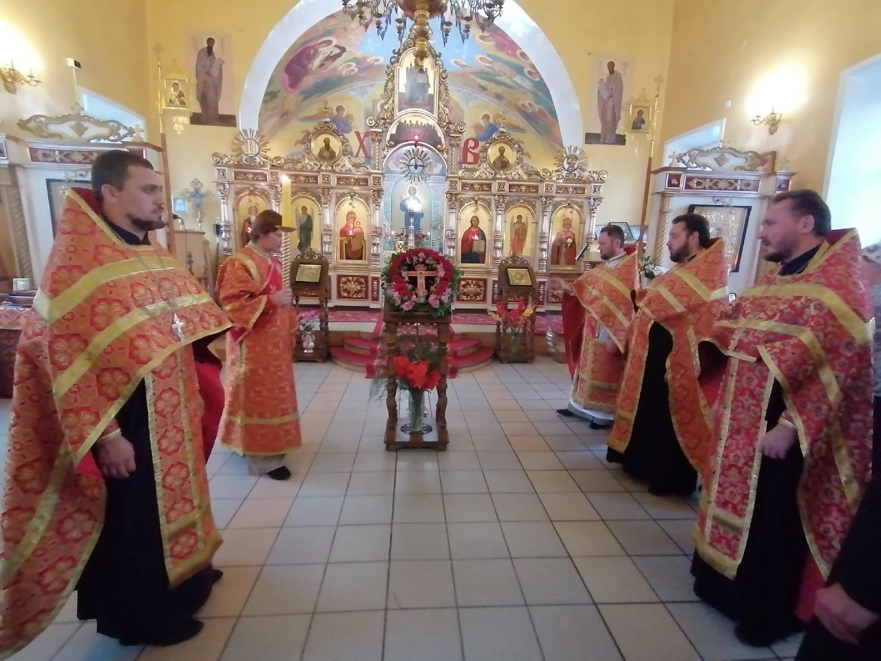 Вечернее богослужение в канун праздника Происхождение Честных Древ Животворящего Креста Господня