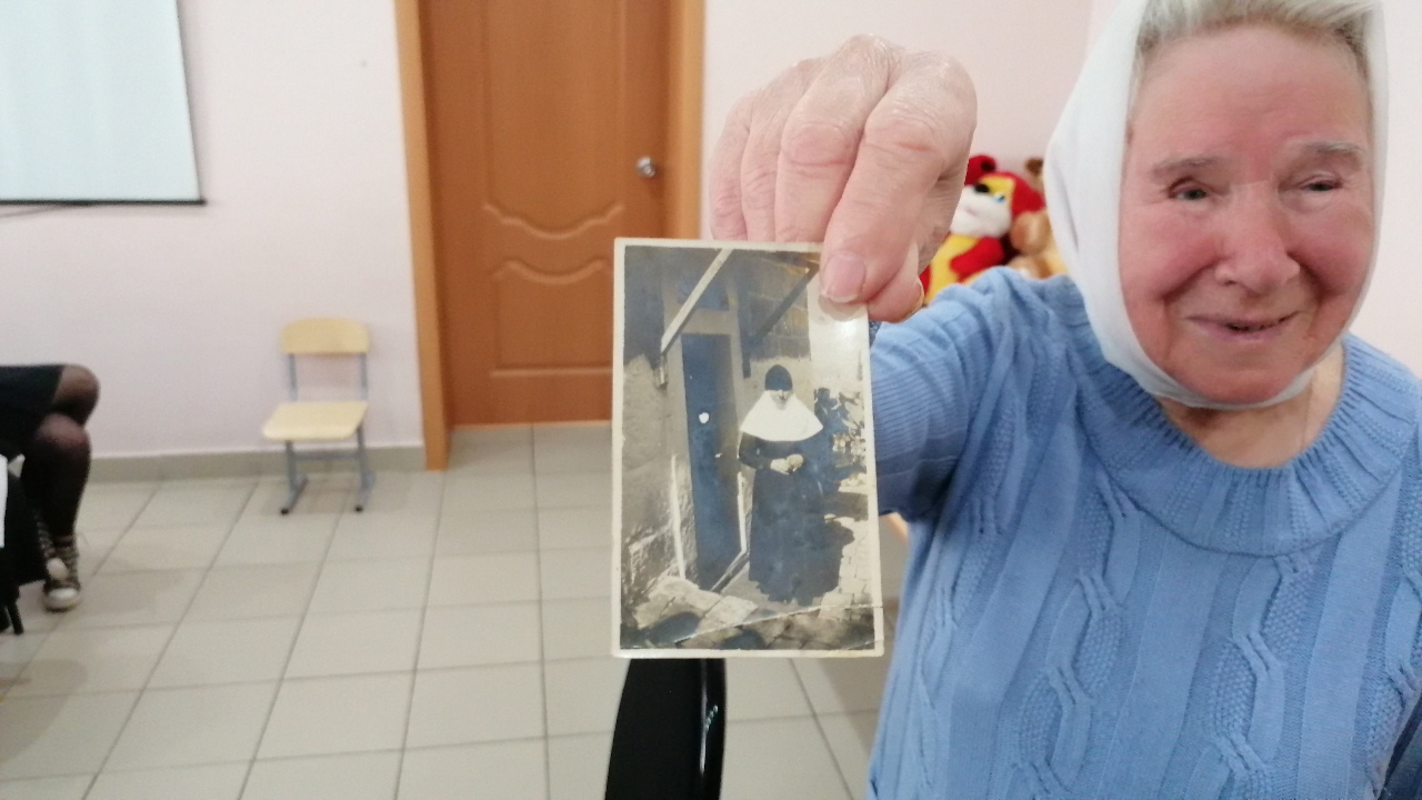 В воскресной школе состоялась встреча со старейшей сотрудницей епархиального управления