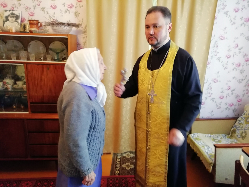 Посещение старейшей алтарницы Никольского храма