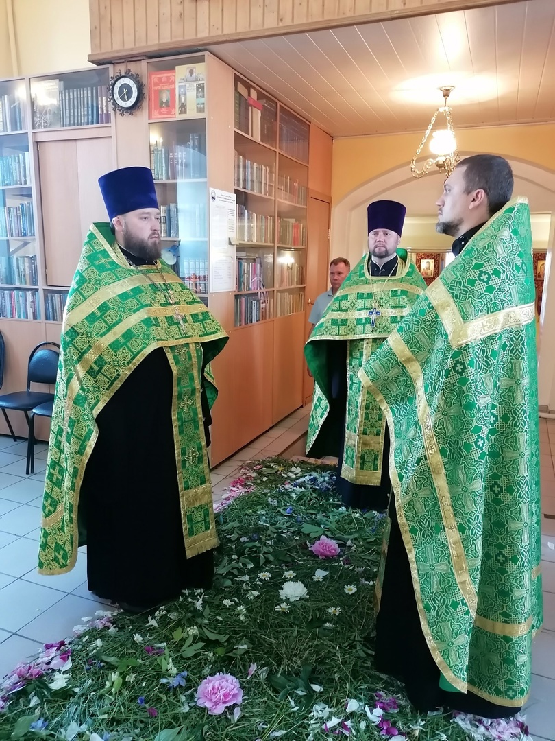 Всенощное бдение в канун праздника Троицы