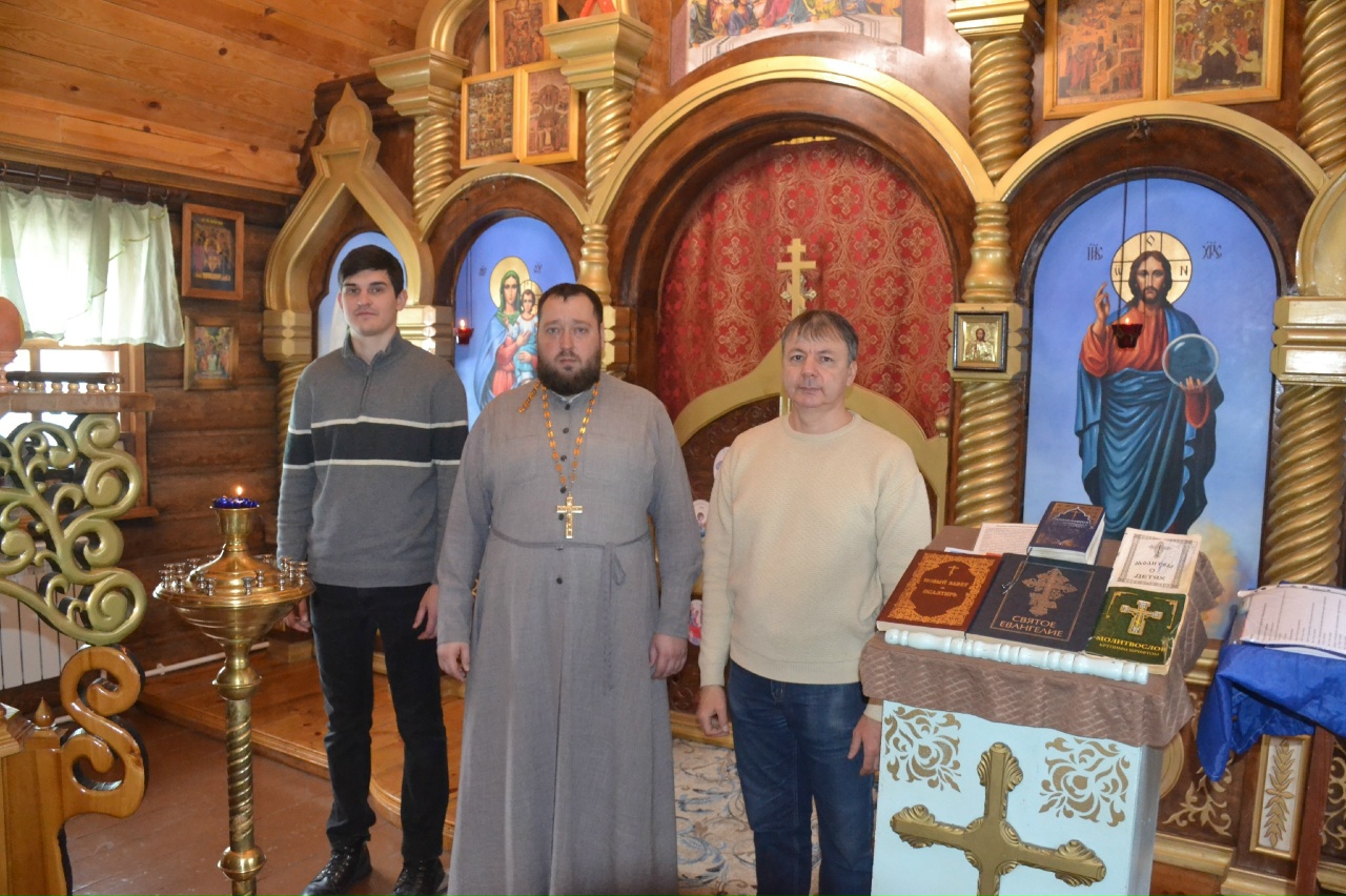 В храме в честь иконы Божией Матери "Взыскание погибших" при исправительной колонии №7 была совершена божественная литургия