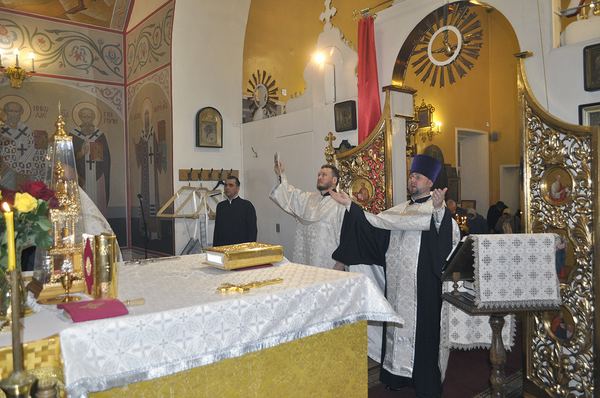Всенощное бдение в канун празднования Собора Архистратига Михаила