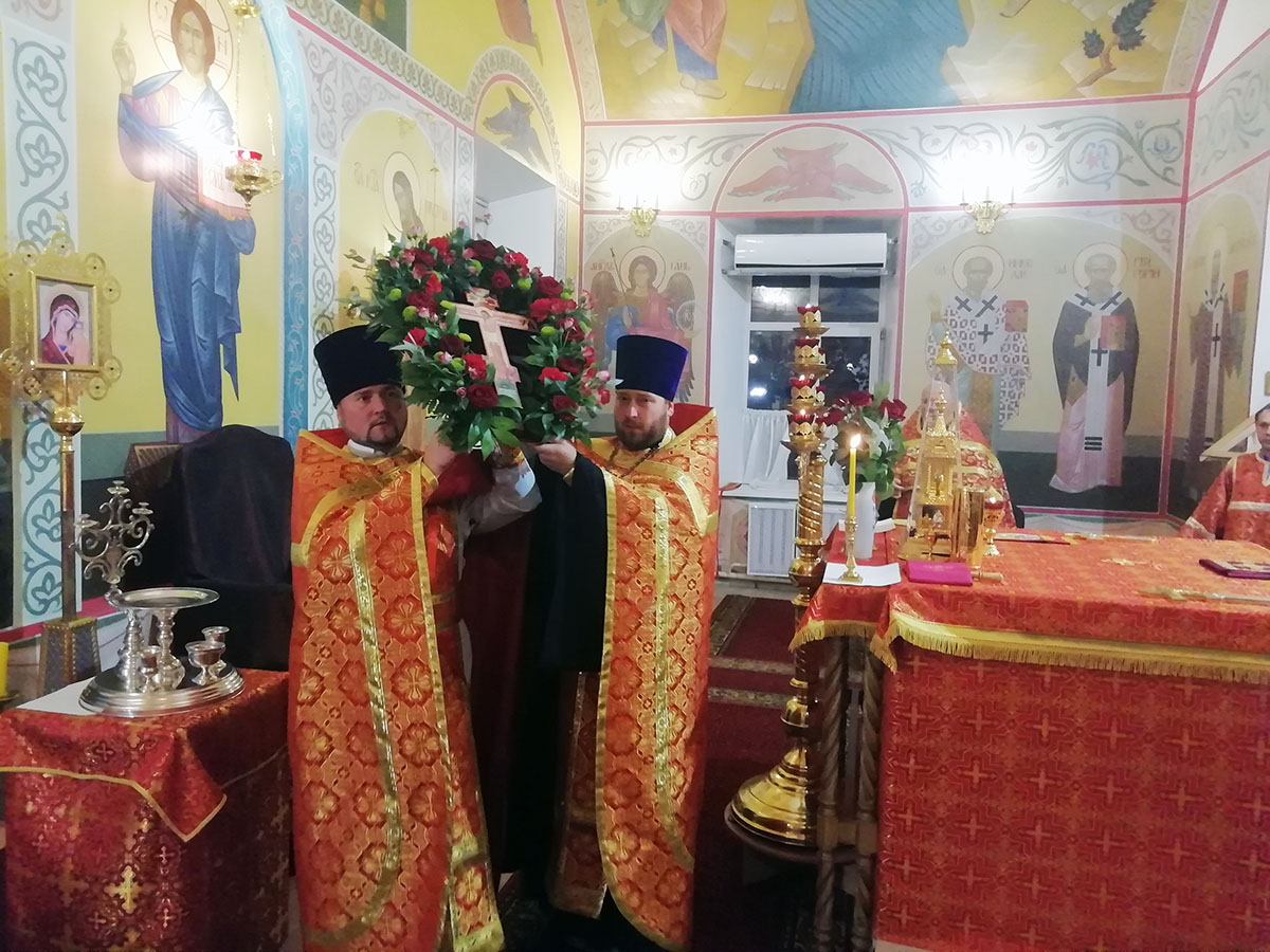 Всенощное бдение в канун празднования Воздвижения Животворящего Креста Господня