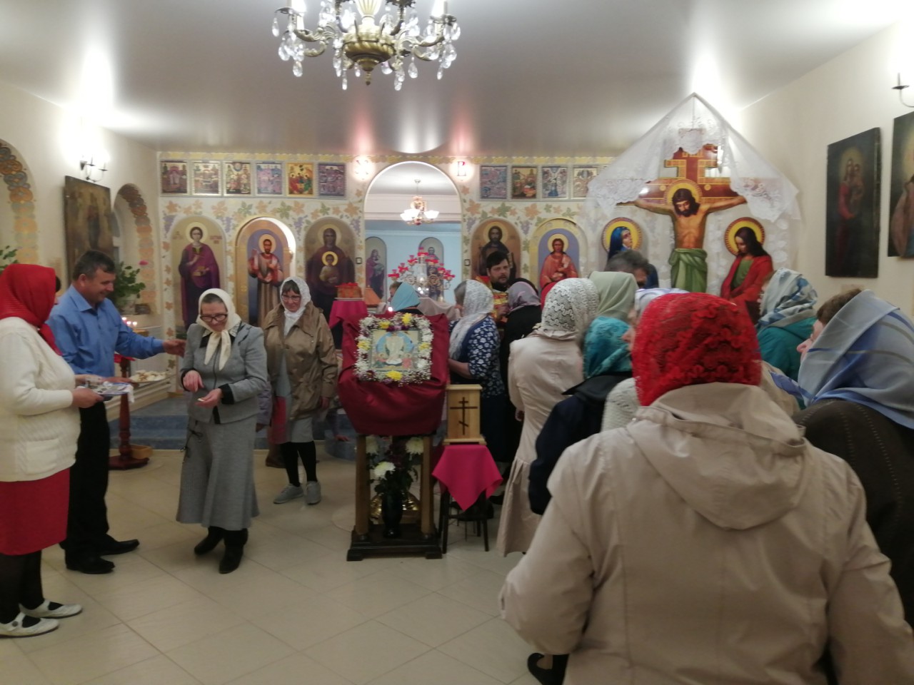 Иерей Сергий Беляков возглавил Пасхальную службу в Михайло-Архангельском молитвенном доме в с.Павло-Куракино 