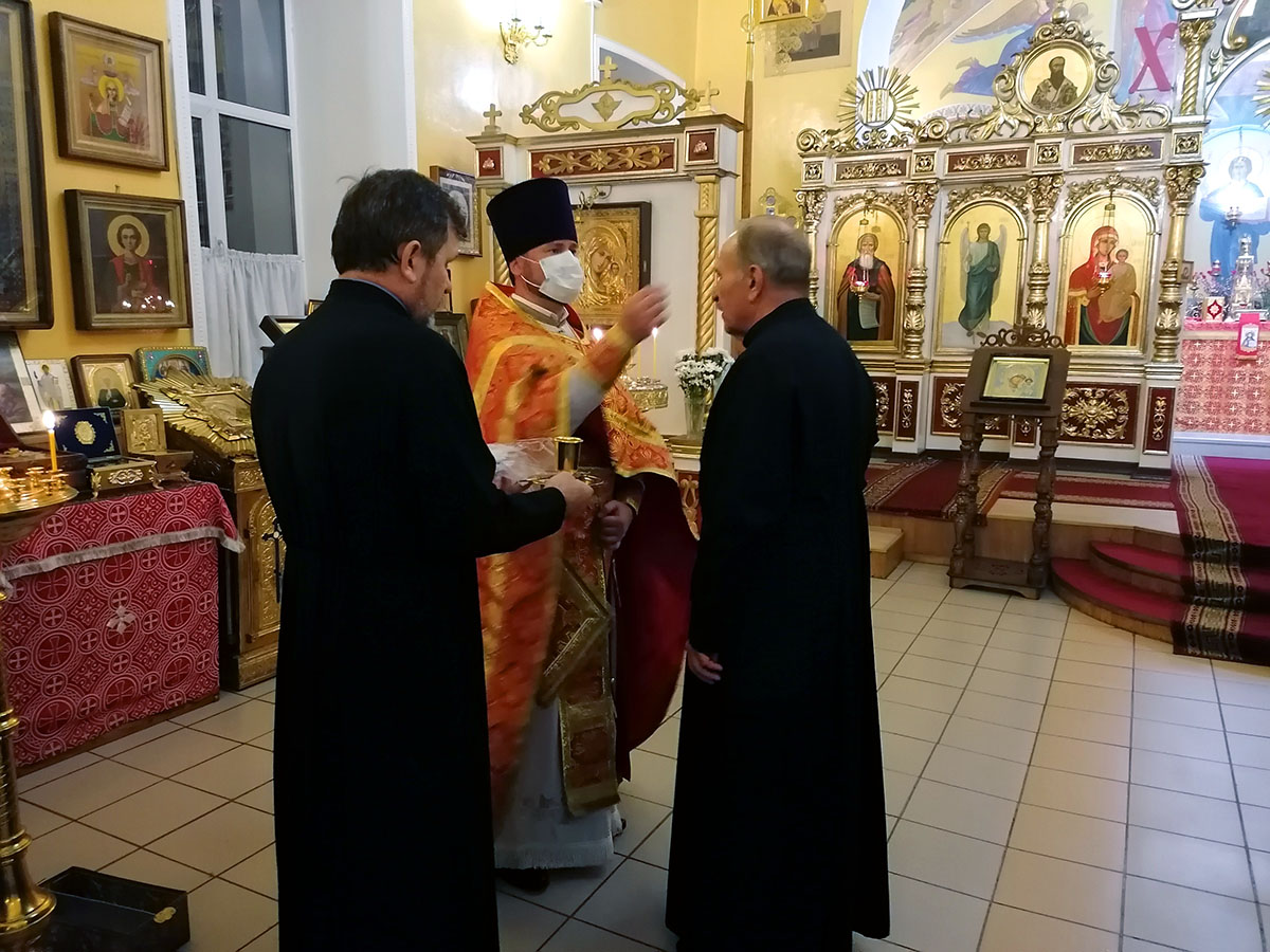 Всенощное бдение в канун празднования Воздвижения Животворящего Креста Господня