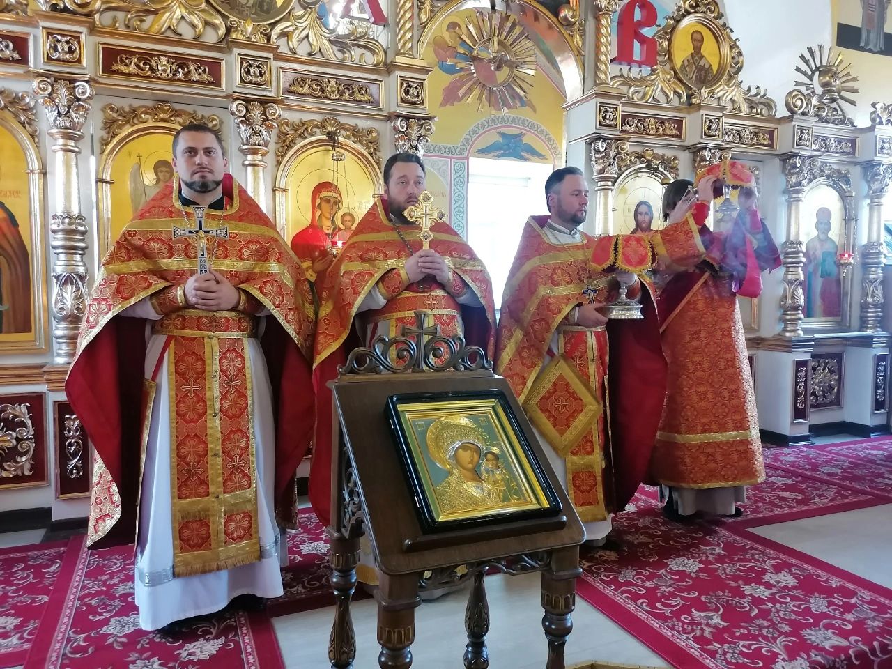 Празднование Воздвижения Животворящего Креста Господня 