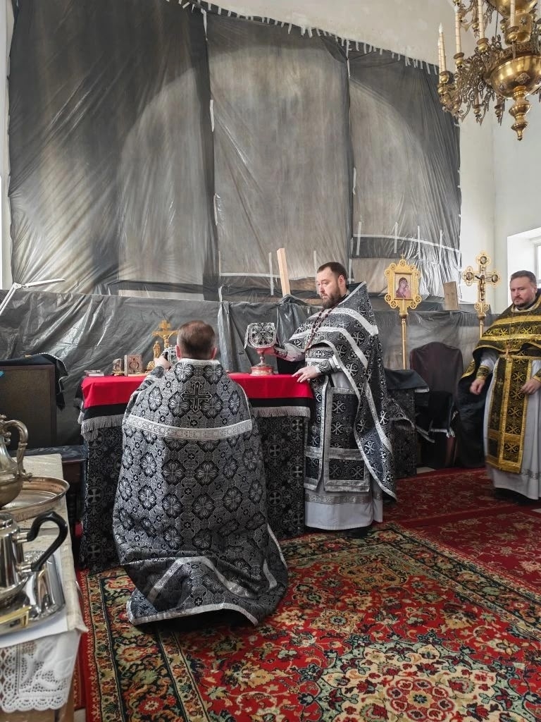 Протоиерей Александр Филиппов совершил Литургию Преждеосвященных Даров