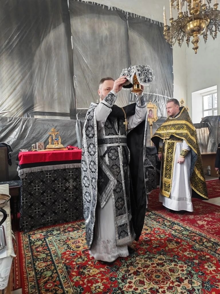 Протоиерей Александр Филиппов совершил Литургию Преждеосвященных Даров