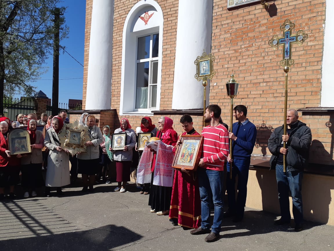 В субботу Светлой седмицы протоиерей Александр Филиппов совершил Божественную литургию