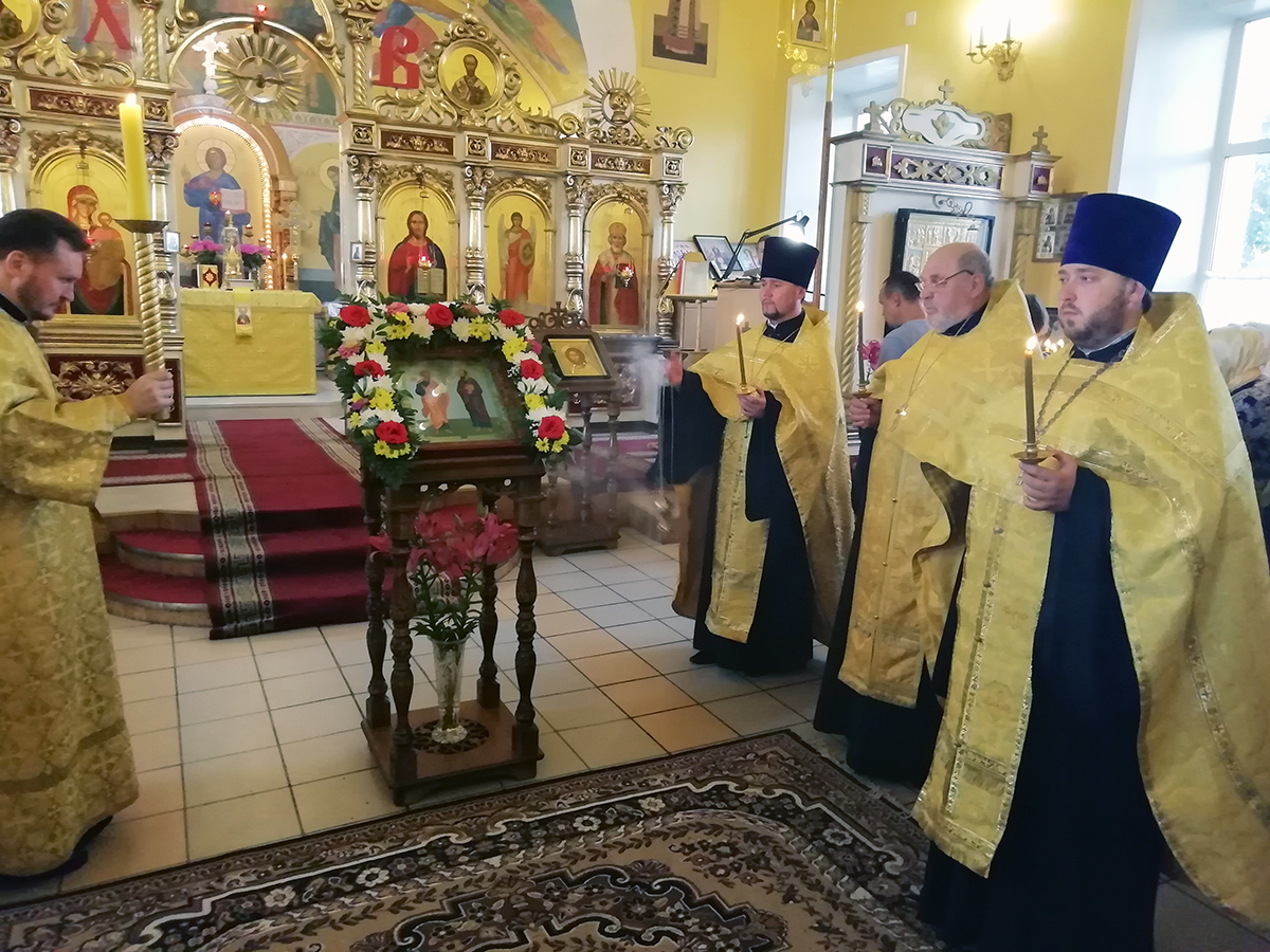 Всенощное бдение в канун дня памяти первоверховных апостолов Петра и Павла