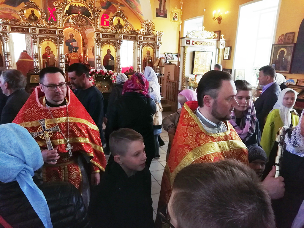 В среду Светлой седмицы протоиерей Александр Филиппов совершил Божественную литургию