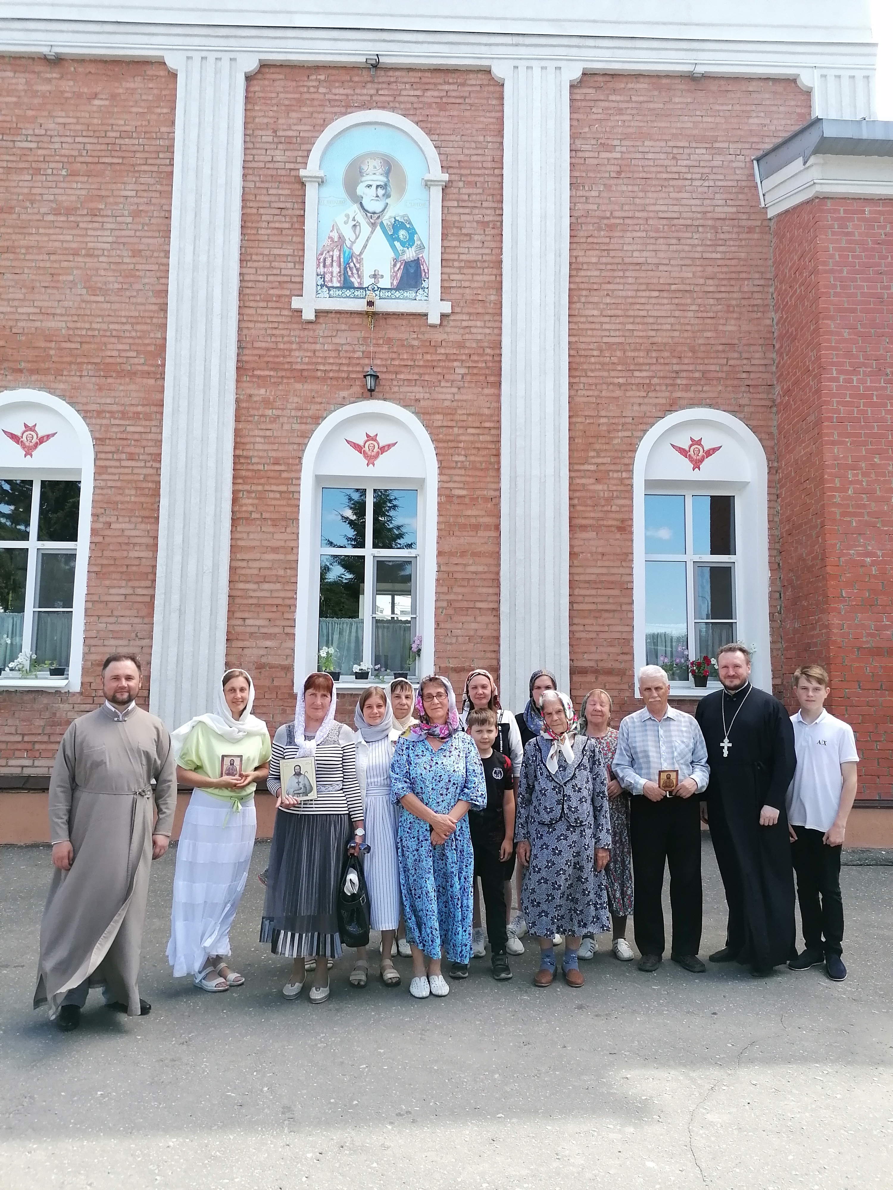 Паломническая поездка в Михайло-Архангельский храм села Кочетовка