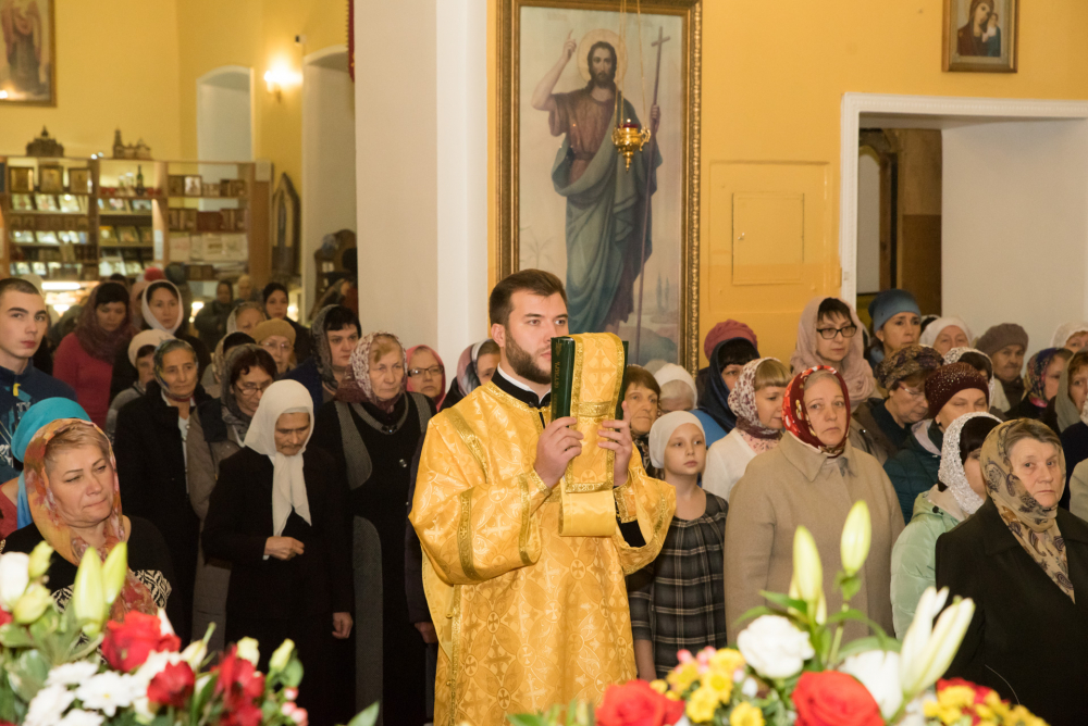 В канун престольного праздника митрополит Серафим совершил всенощное бдение в нашем храме