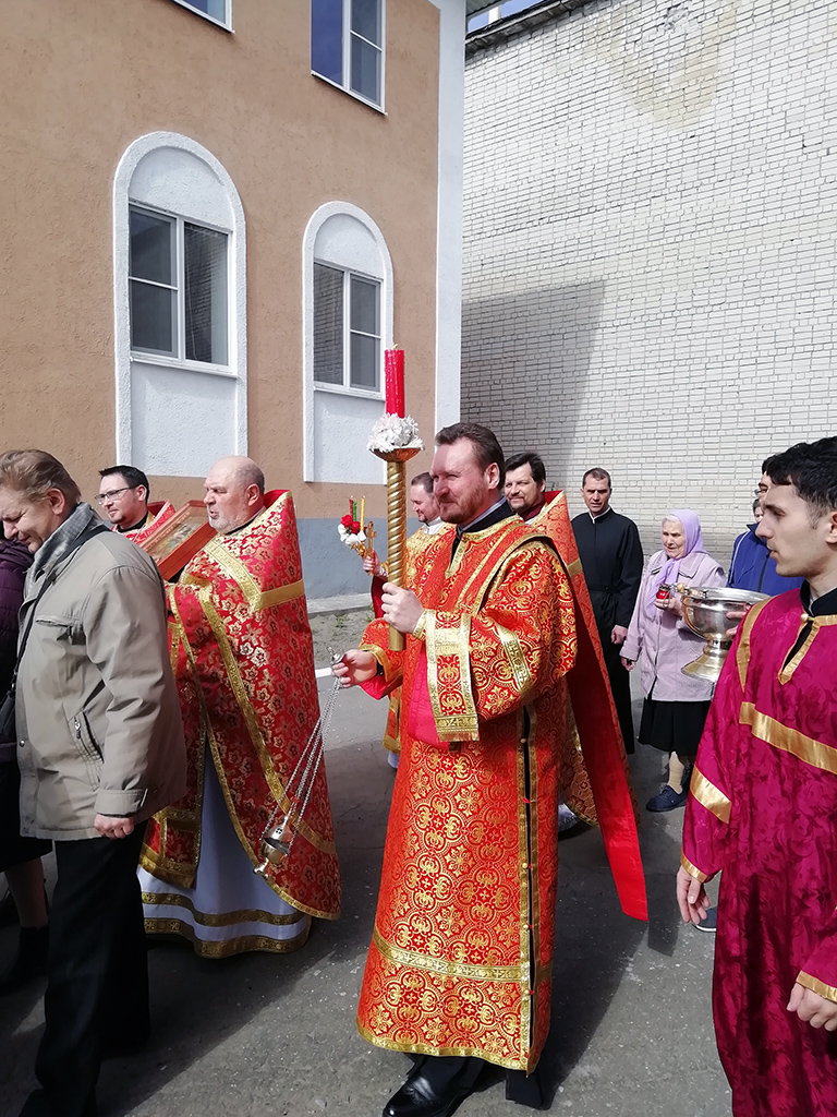 Во вторник Светлой седмицы протоиерей Александр Филиппов совершил Божественную литургию