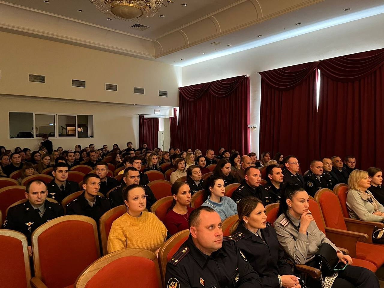 Протоиерей Антоний Шварев с сотрудниками Пензенского УФСИН встретелись с режиссером Василием Яцкиным