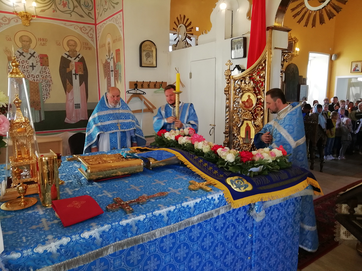 Литургия в пятницу попразднства Успения Песвятой Богородицы