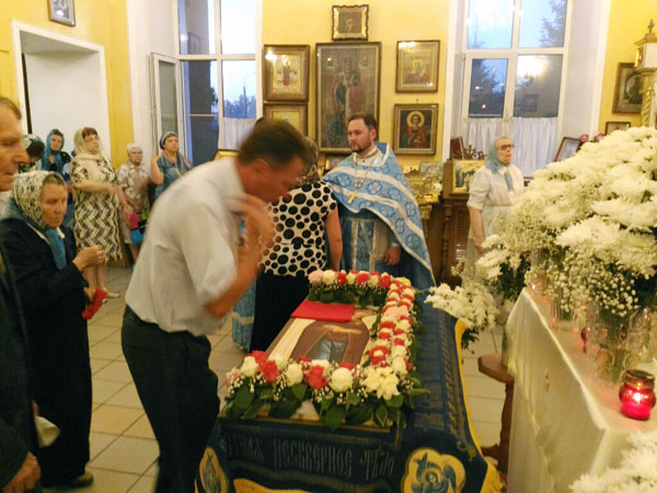 Всенощное бдение с Чином погребения Плащаницы Божией Матери
