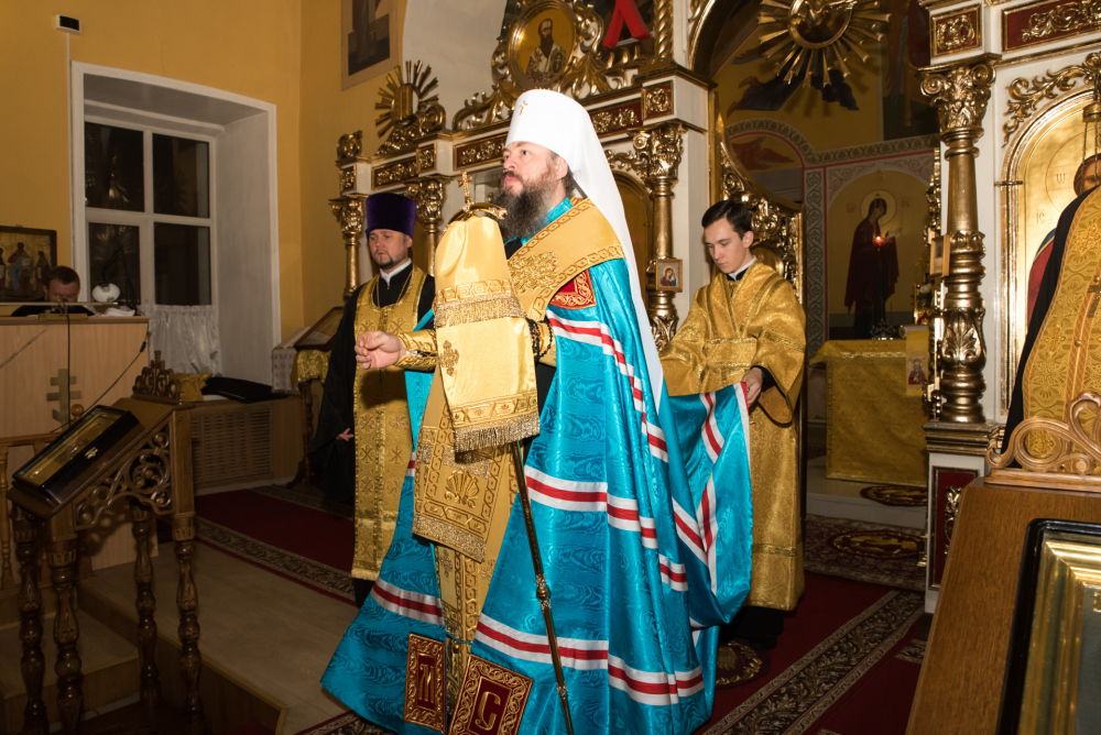 В канун престольного праздника митрополит Серафим возглавил всенощное бдение в нашем храме