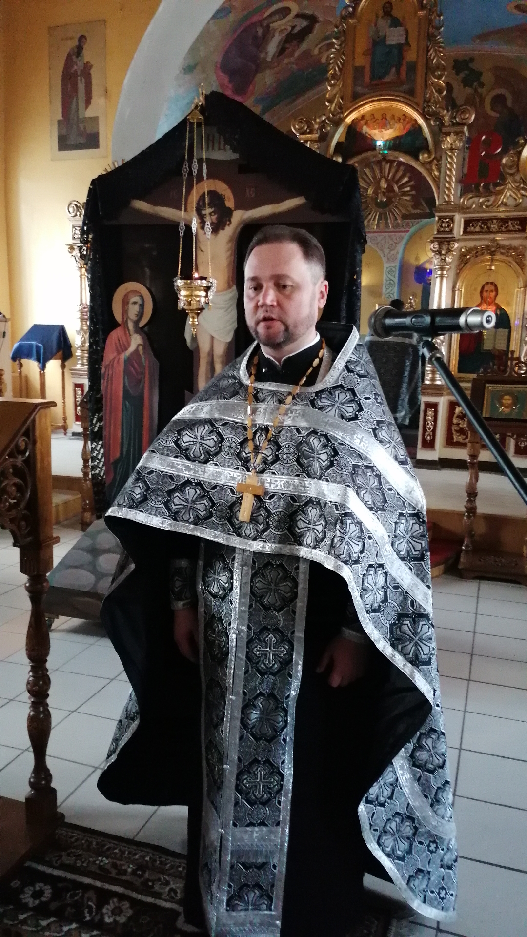  Протоиерей Александр Филиппов совершил вечерню с чином Пассии