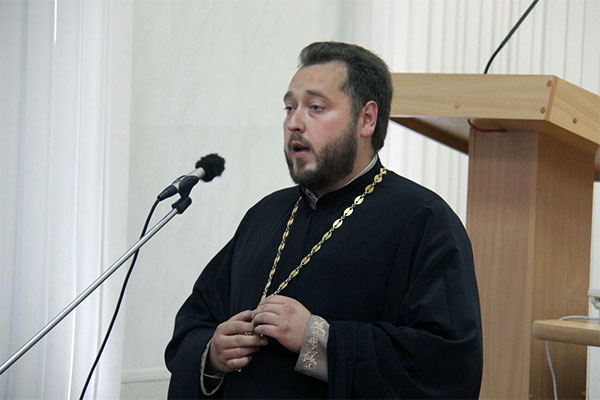 Протоиерей Антоний Шварёв благословил новых сотрудников УФСИН на несение службы