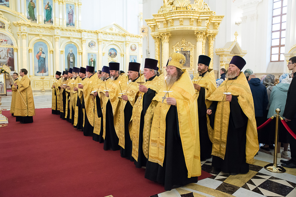 Протоиерей Александр Филиппов сослужил митрополиту Серафиму в канун празднования Собора Пензенских святых за всенощным бдением в Спасском кафедральном соборе   