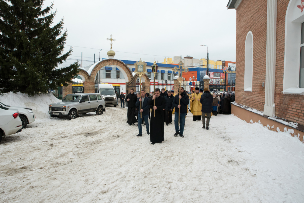 В престольный праздник митрополит Серафим совершил литургию в нашем храме  