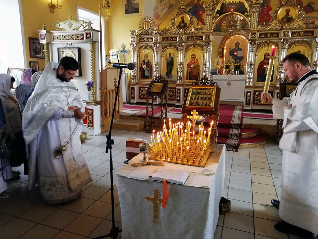 Троицкая родительская суббота
