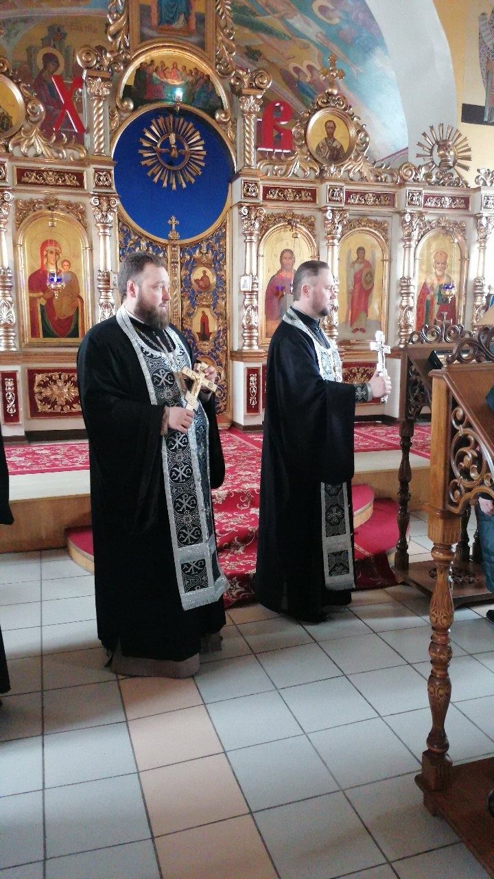 В Прощеное воскресенье протоиерей Александр Филиппов совершил вечерню с чином прощения