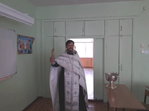 Иерей Сергий Беляков освятил здание школы №28 города Пензы