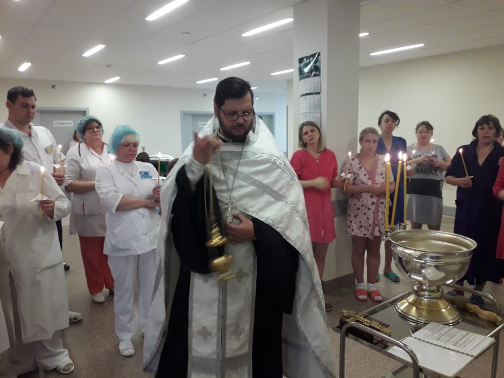 Священник Сергий Беляков совершил водосвятный молебен в перинатальном центре города Пензы