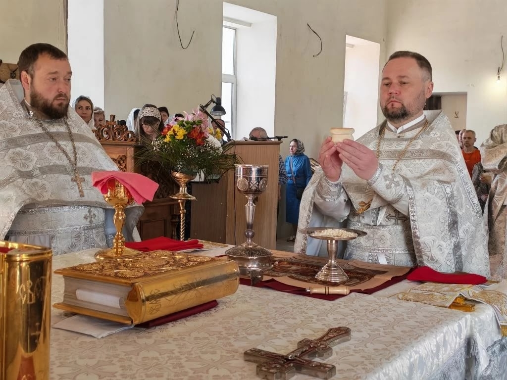 Богослужения в Неделю 7-ю по Пасхе