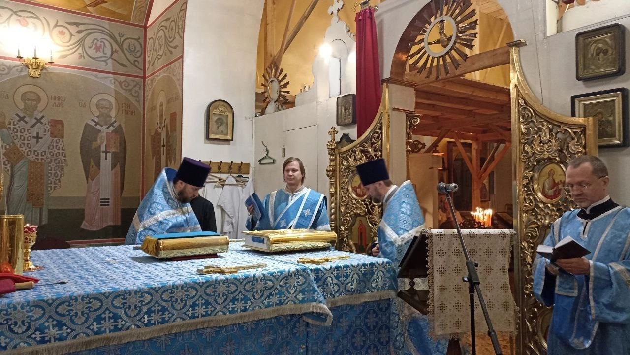 Богослужения в Неделю 24-ю по Пятидесятнице