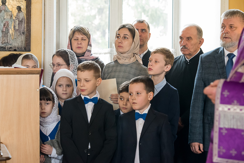 В Неделю Крестопоклонную митрополит Серафим совершил литургию в нашем храме