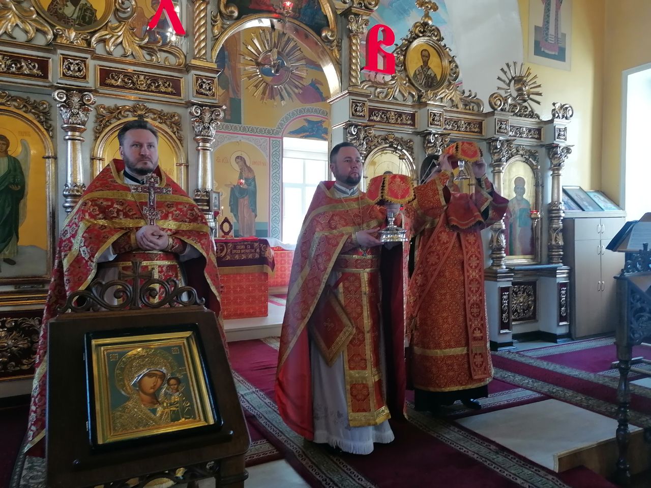 Протоиерей Александр Филиппов совершил литургию и благодарственный молебен за дарование Победы в Великой Отечественной войне