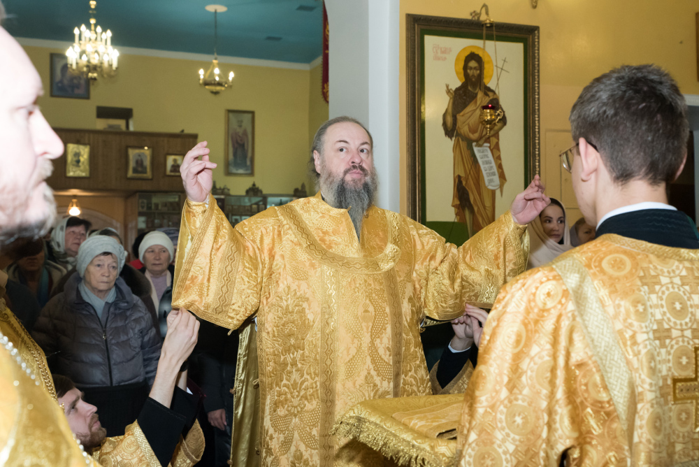В престольный праздник митрополит Серафим совершил литургию в нашем храме  