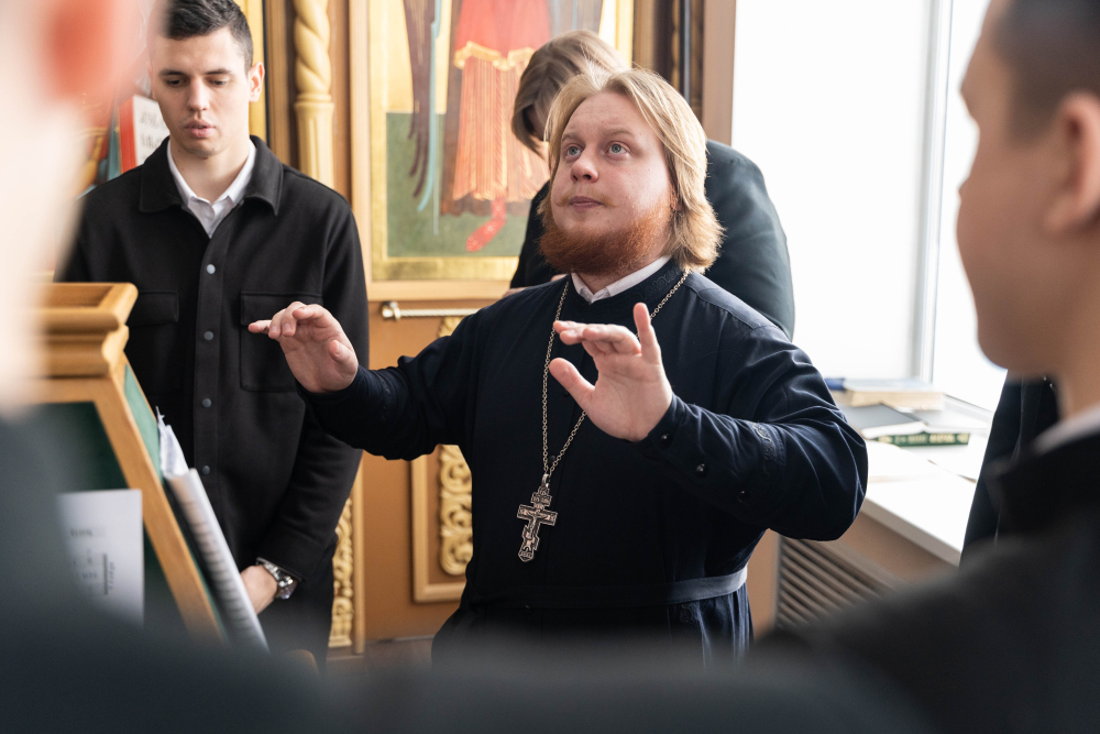  Протоиерей Александр Филиппов сослужил Митрополиту Серафиму за великопостным богослужением в храме во имя святителя Иннокентия Иркутского при духовной семинарии