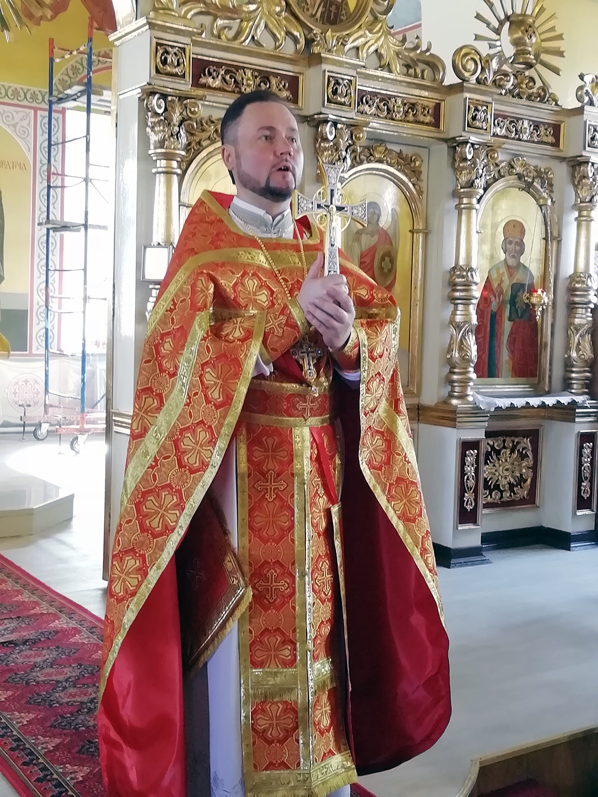 Празднование Происхождения (изнесения) Честных Древ Животворящего Креста Господня