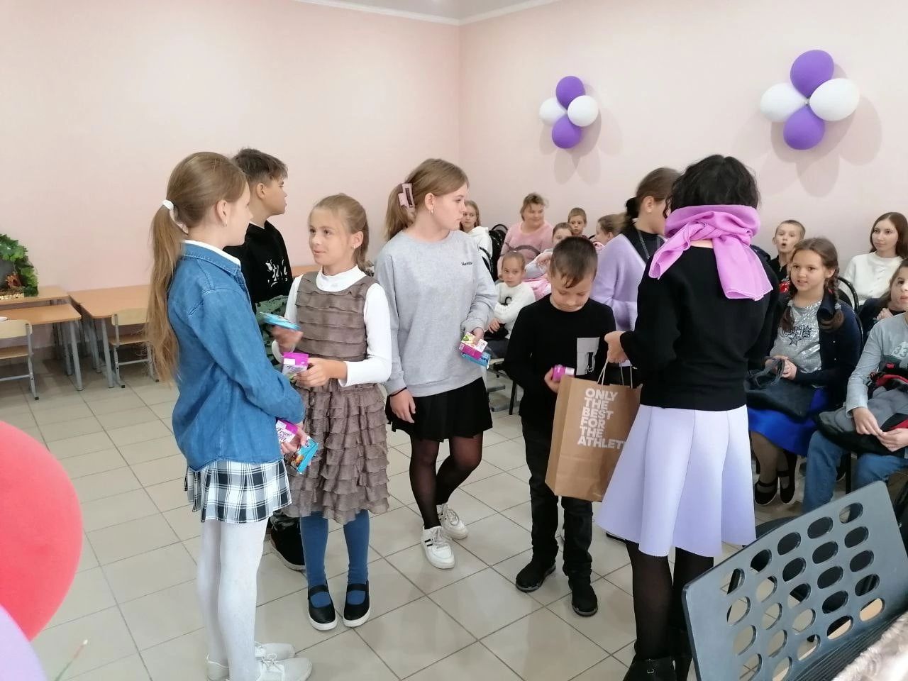 Начались учебные занятия в воскресной школе с детьми 