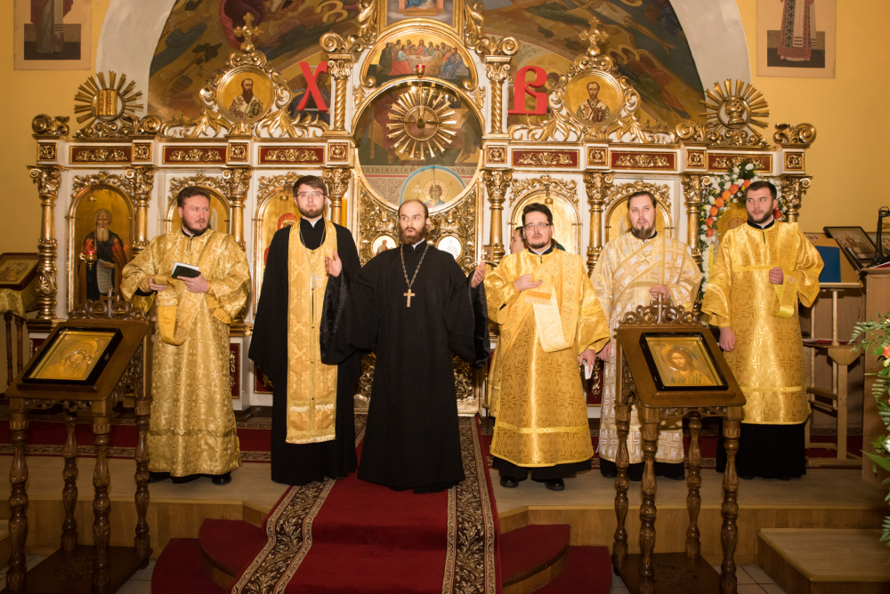 В канун престольного праздника митрополит Серафим возглавил всенощное бдение в нашем храме
