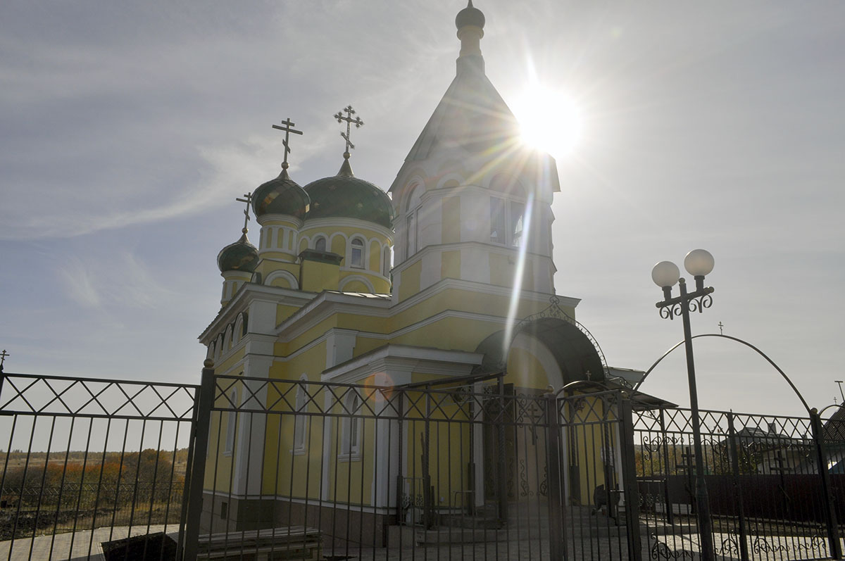 В строящемся храме в честь Святой Живоначальной Троицы в деревне Камайка был совершен водосвятный молебен