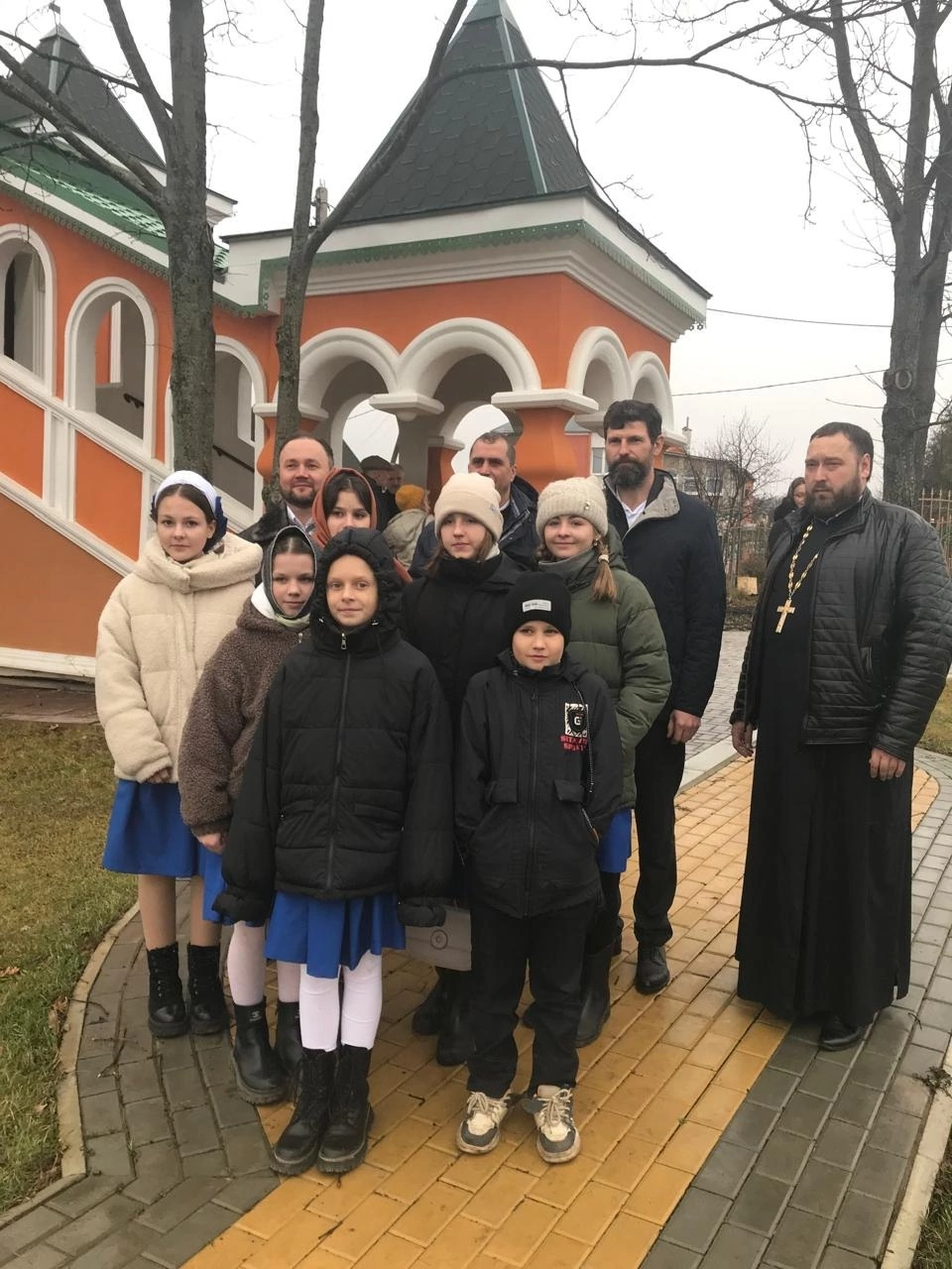 В Неделю 22-ю по Пятидесятнице митрополит Серафим совершил литургию в Троицком храме деревни Камайка