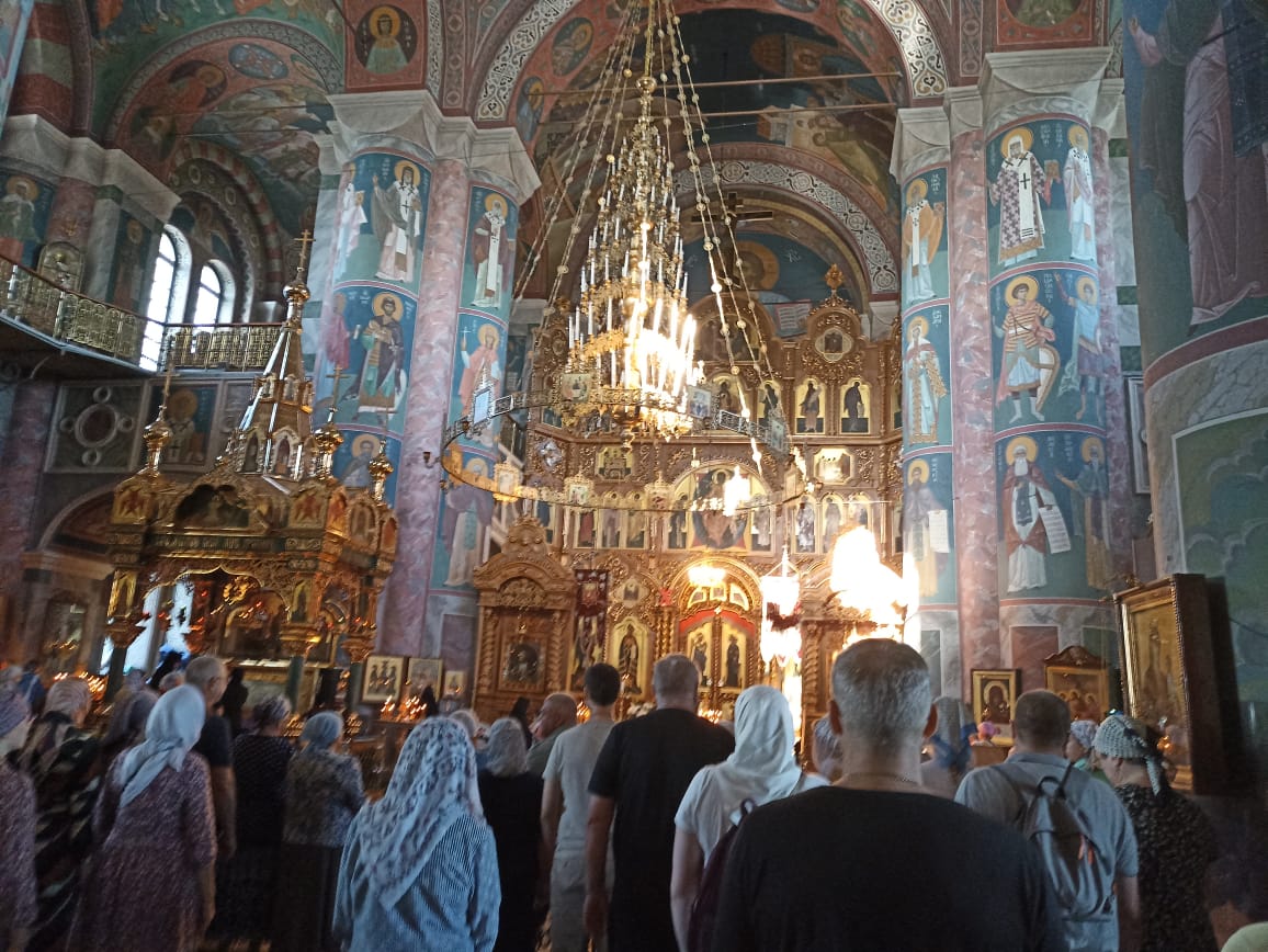   Студенты и сотрудники Пензенской семинарии совершили паломничество в Дивеево   