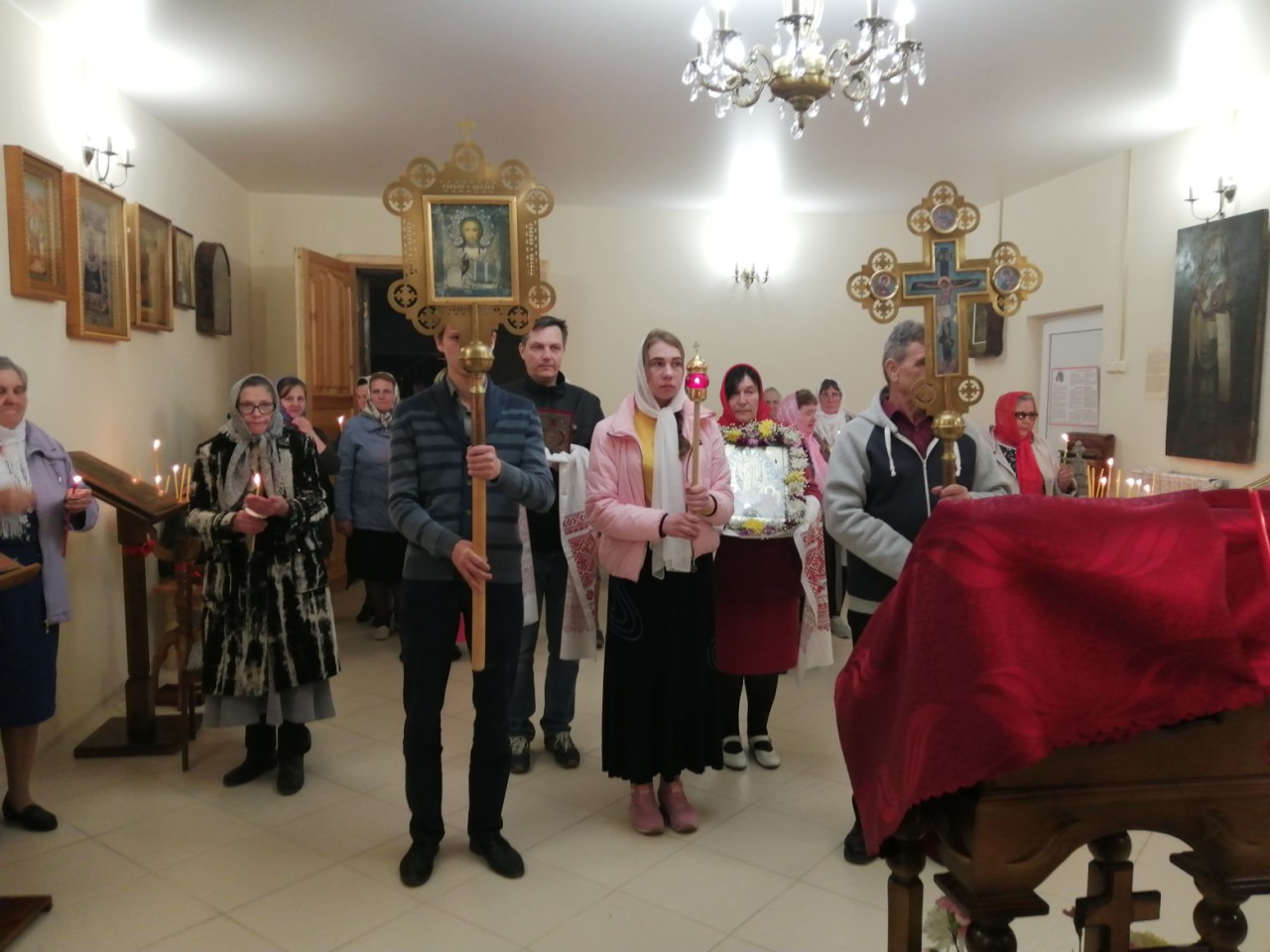 Иерей Сергий Беляков возглавил Пасхальную службу в Михайло-Архангельском молитвенном доме в с.Павло-Куракино 