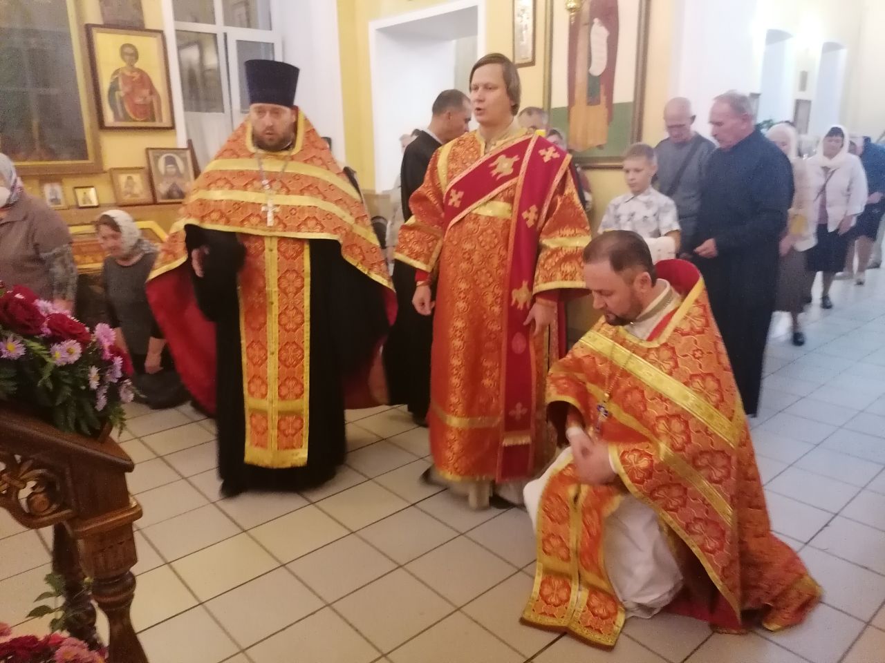 Всенощное бдение в канун празднования Воздвижения Животворящего Креста Господня