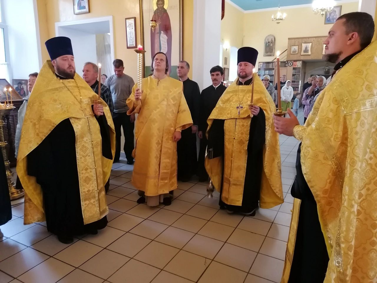 Всенощное бдение в канун праздника первоверховных апостолов Петра и Павла 