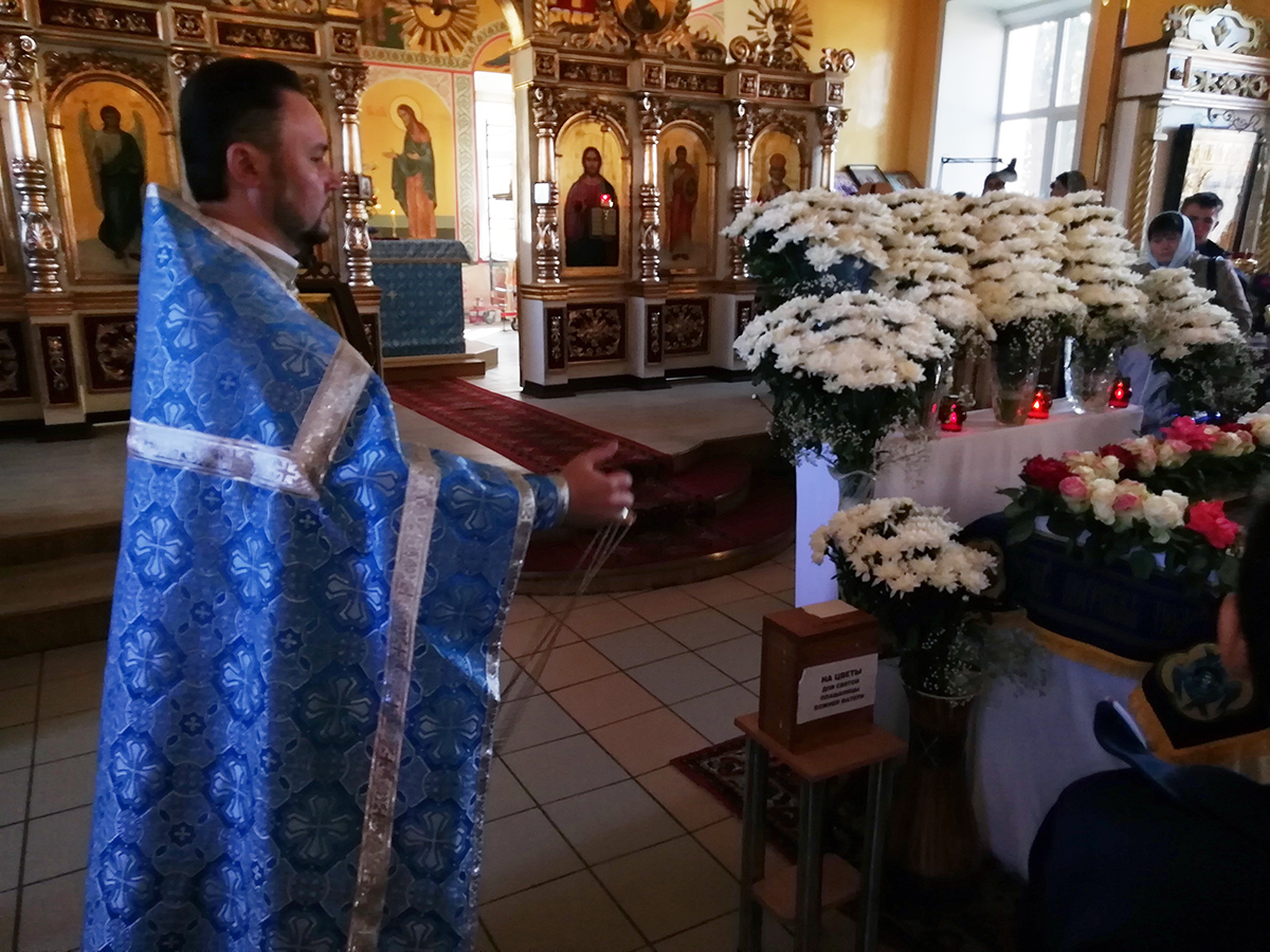 Литургия в пятницу попразднства Успения Песвятой Богородицы