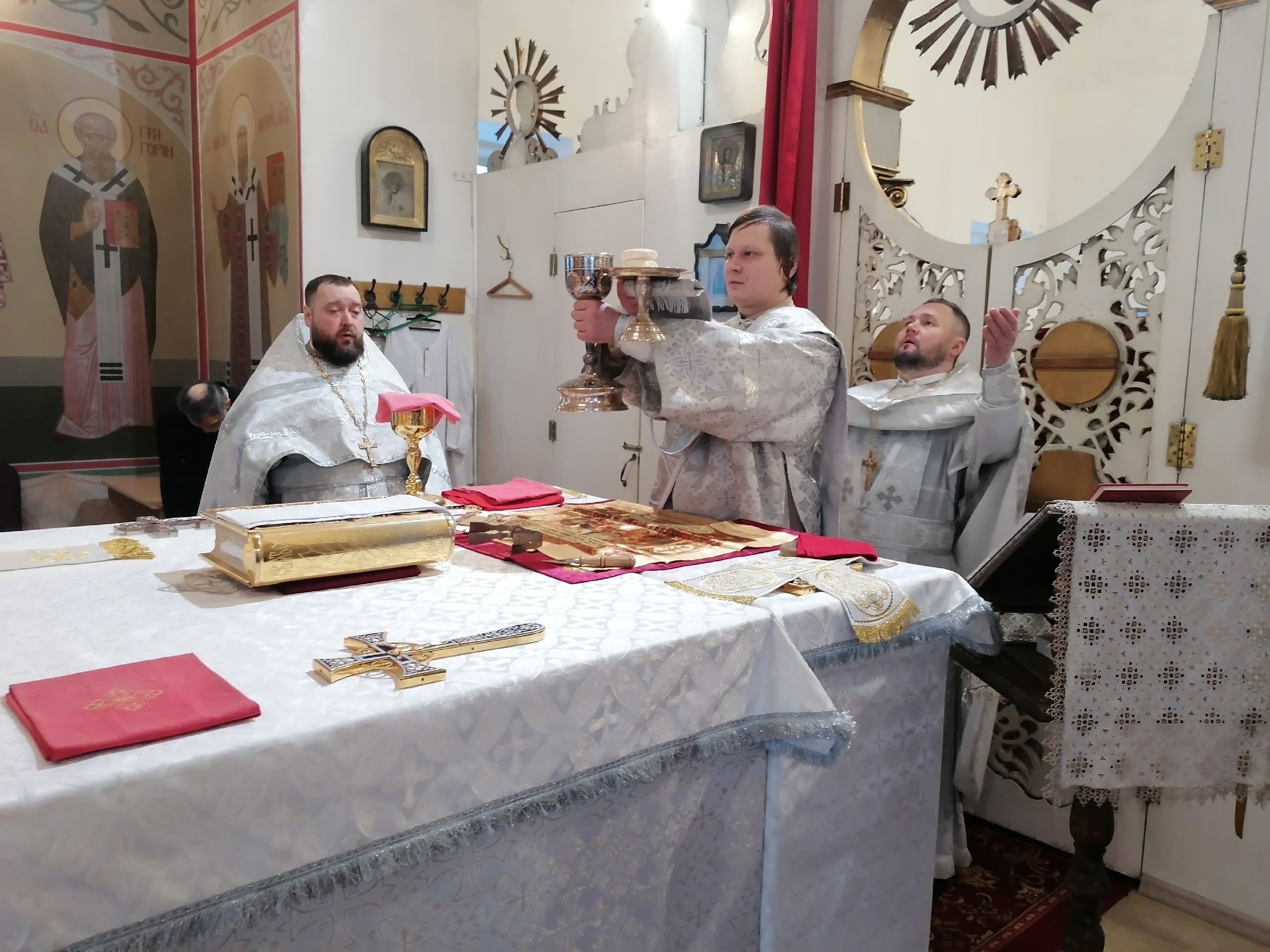 Богослужения в день Сретения Господня