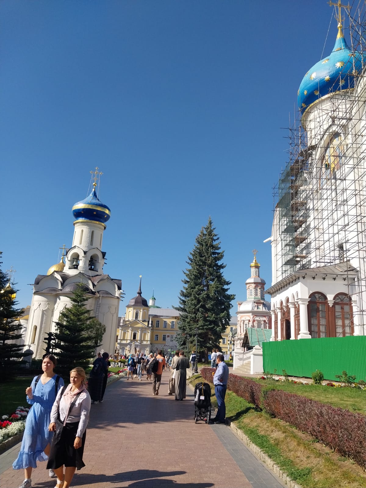 Воспитанники воскресной школы и прихожане нашего храма посетили святые места Московской области